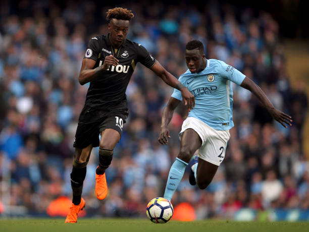 的年轻前锋 的年轻前锋